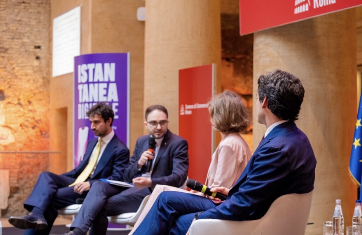 Istantanea Digitale - Algoritmi e censura nell’era del freespeech